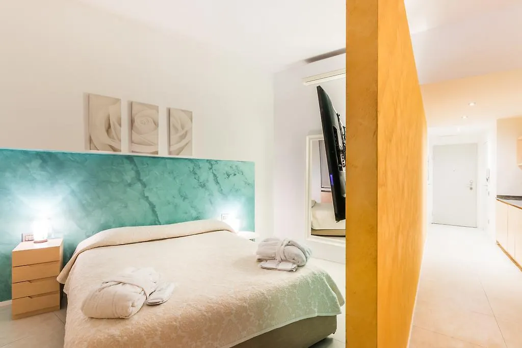 Glamour Apartments Milan 0*,  Italy